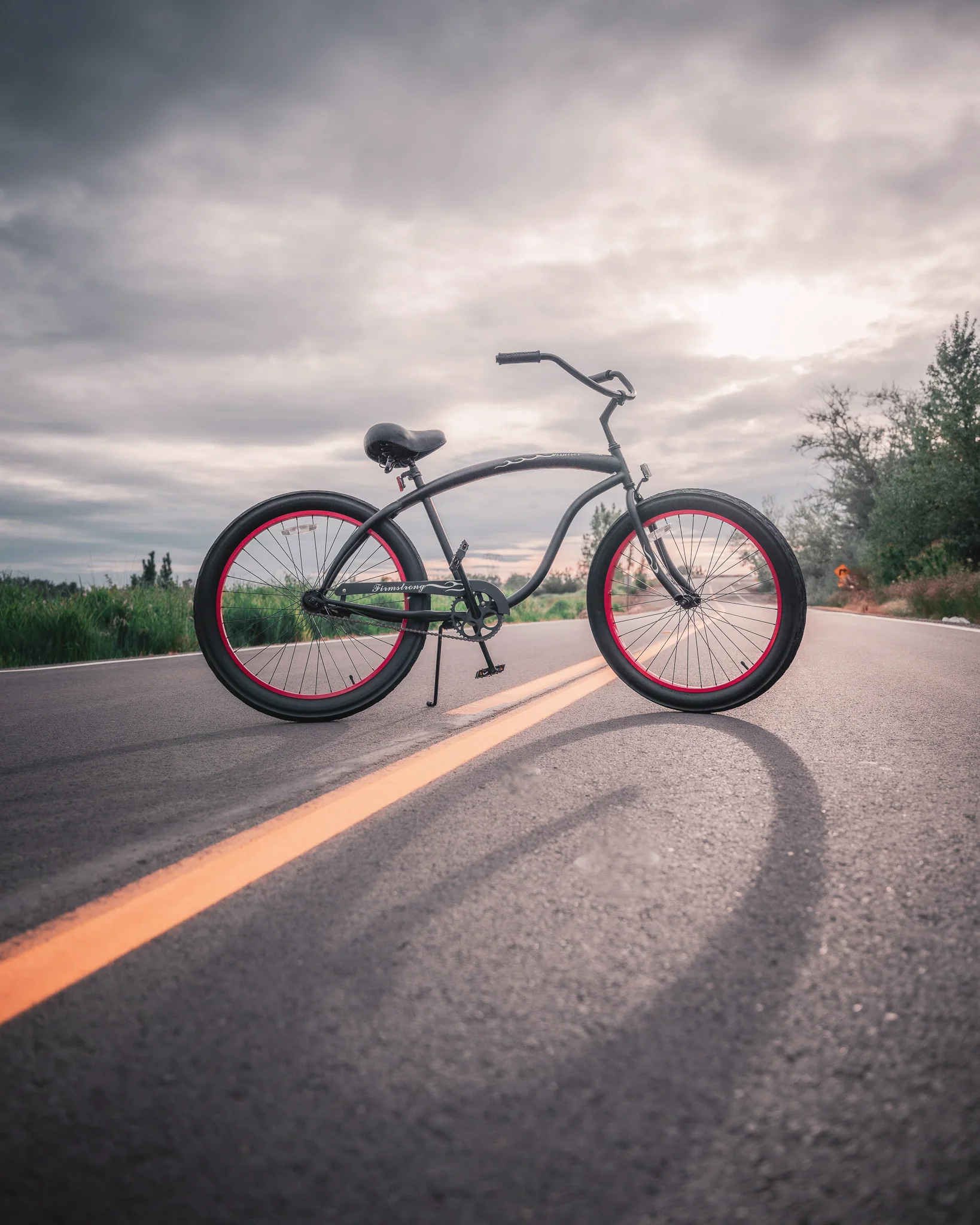 Firmstrong Bruiser 3.0 3" Fat Tire Single Speed Beach Cruiser Bike - Image 4