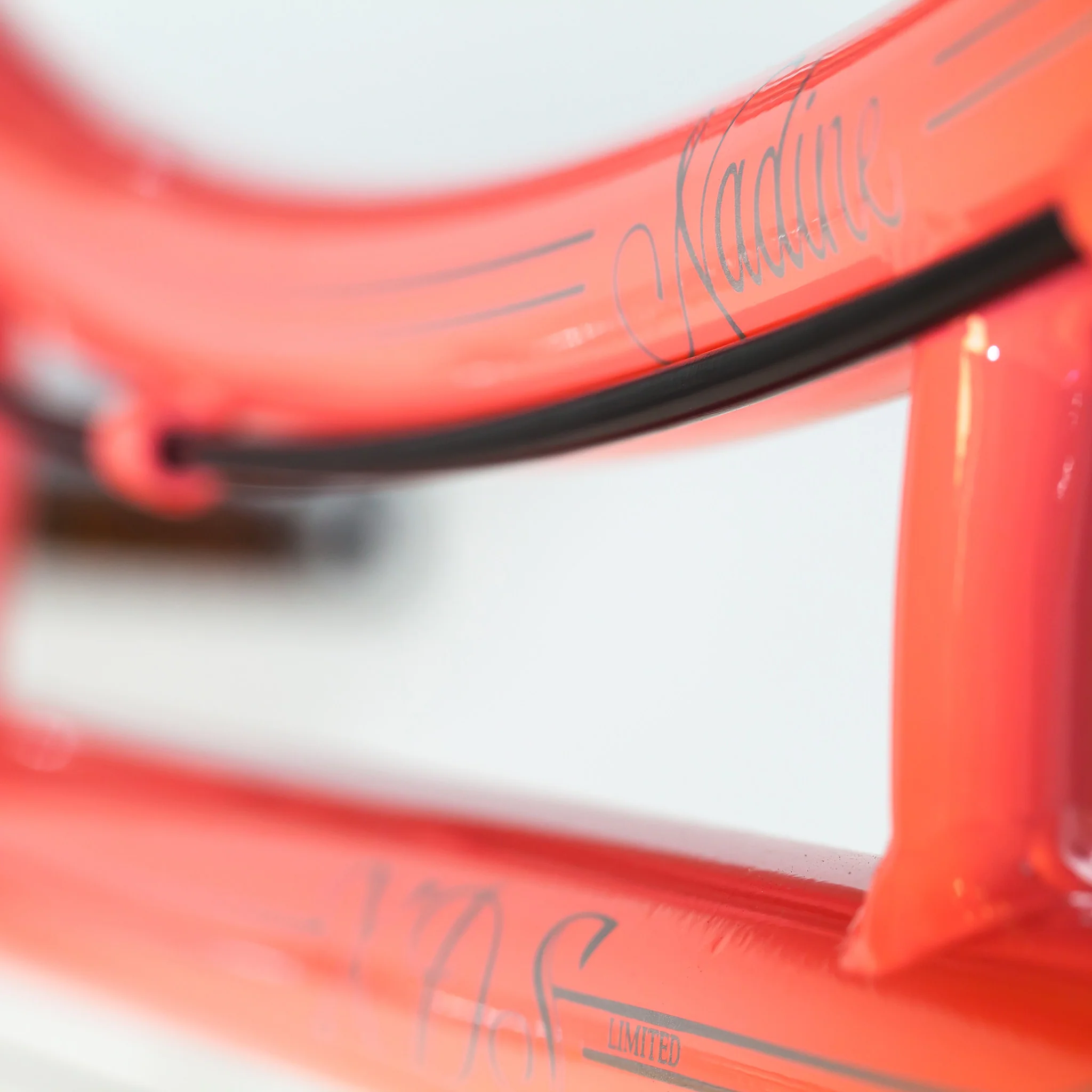 XDSBIKE Nadine 7sp Women's Step-Through City Bike // Pink Coral - Image 6