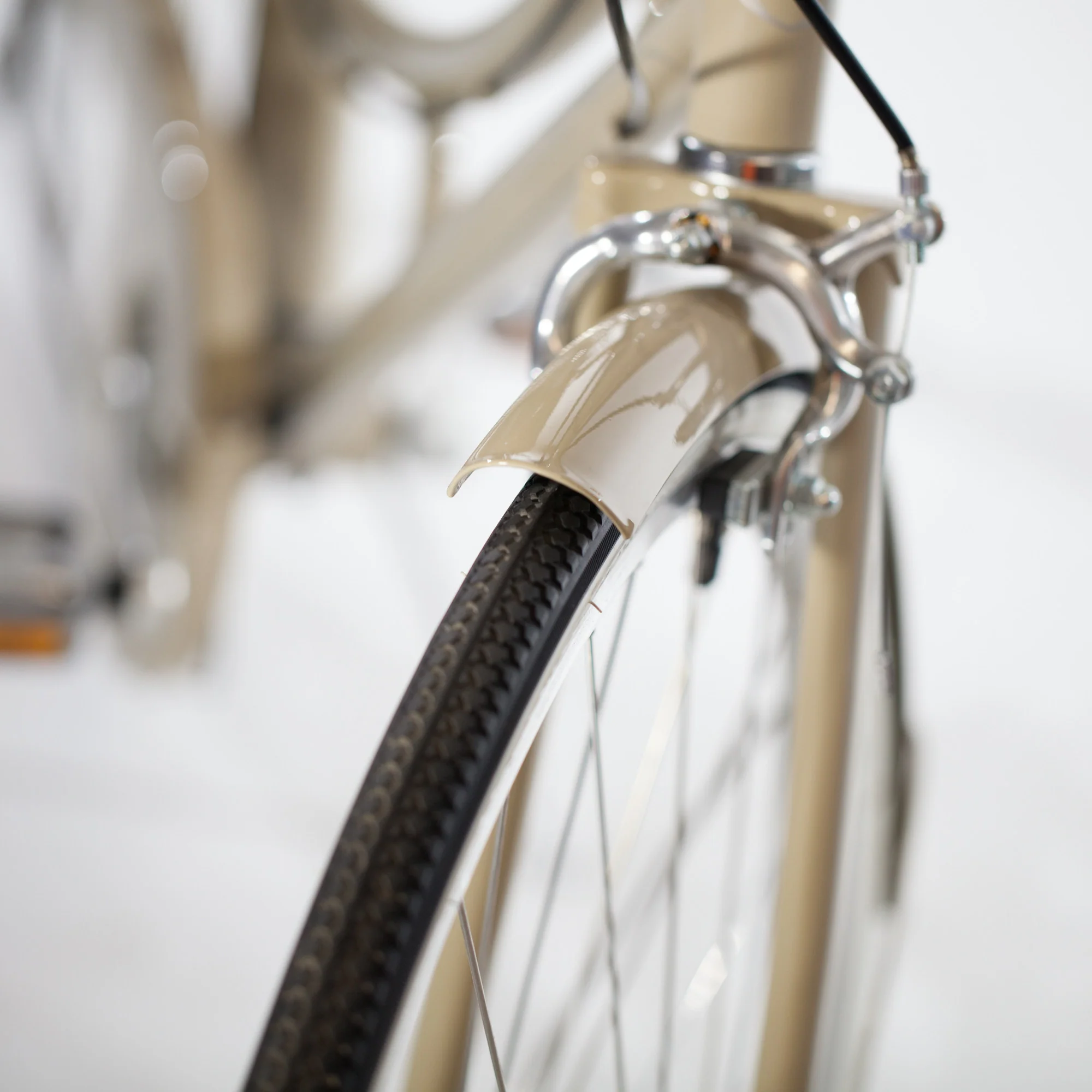 XDSBIKE Nadine 7sp Women's Step-Through City Bike // Dark Vanilla - Image 3